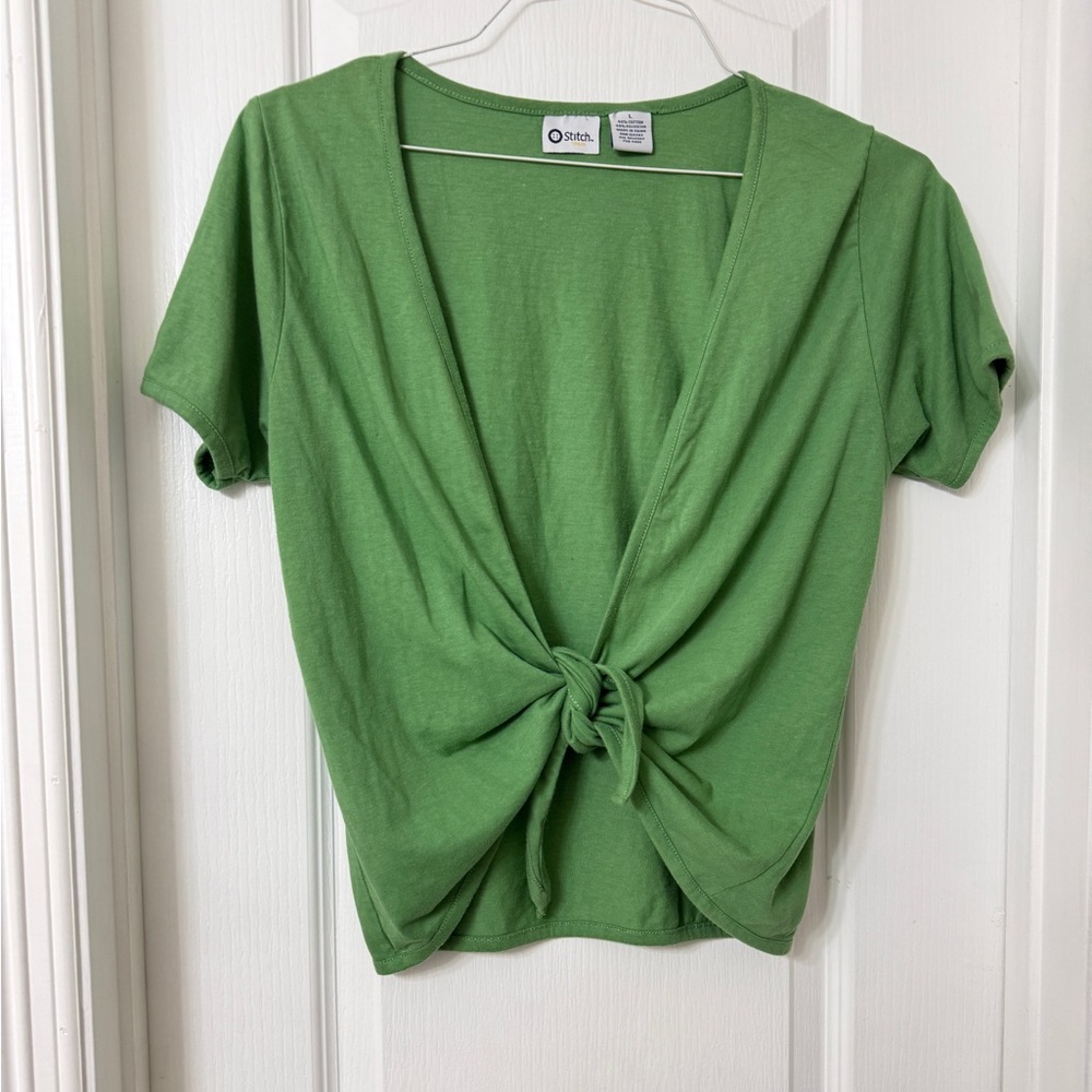 Stitch Trend short sleeve V-neck front tie crop top Size L